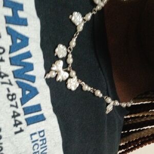 Elegant Pearl and Silver Necklace